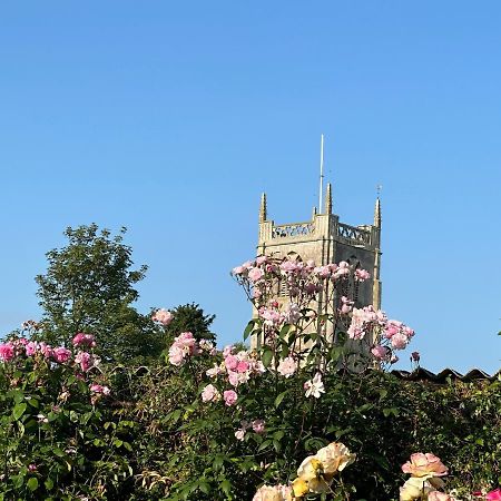 Manor Lodge Guesthouse เคนแชม ภายนอก รูปภาพ