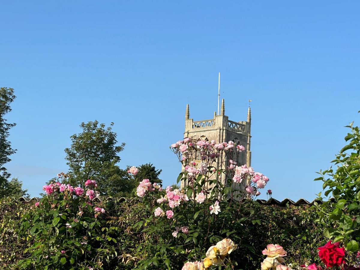 Manor Lodge Guesthouse เคนแชม ภายนอก รูปภาพ