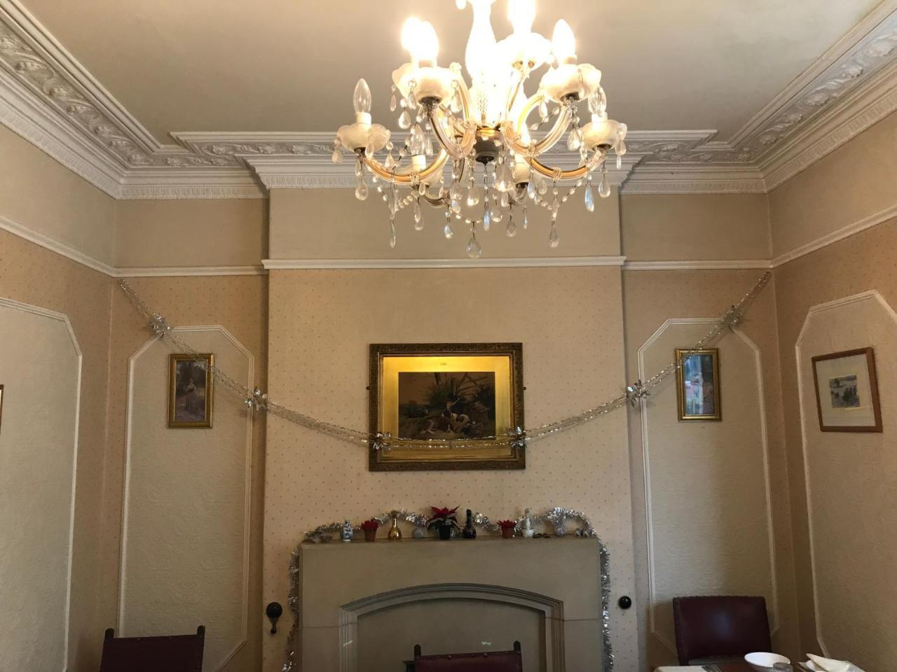 Manor Lodge Guesthouse เคนแชม ภายนอก รูปภาพ